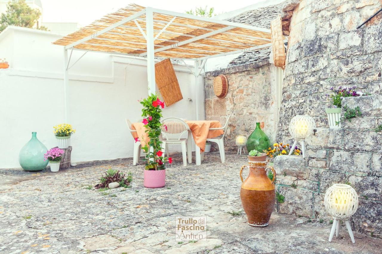 Trullo Dal Fascino Antico Villa Locorotondo Exterior photo
