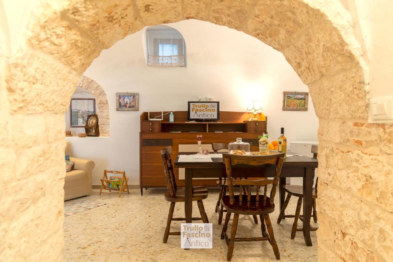 Trullo Dal Fascino Antico Villa Locorotondo Exterior photo