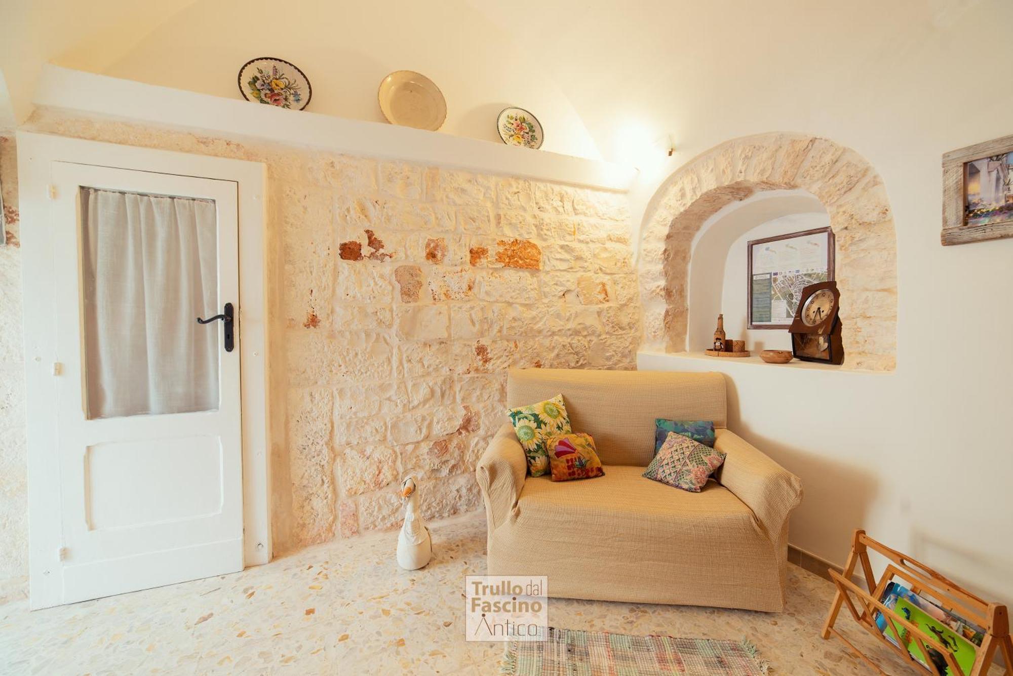 Trullo Dal Fascino Antico Villa Locorotondo Exterior photo